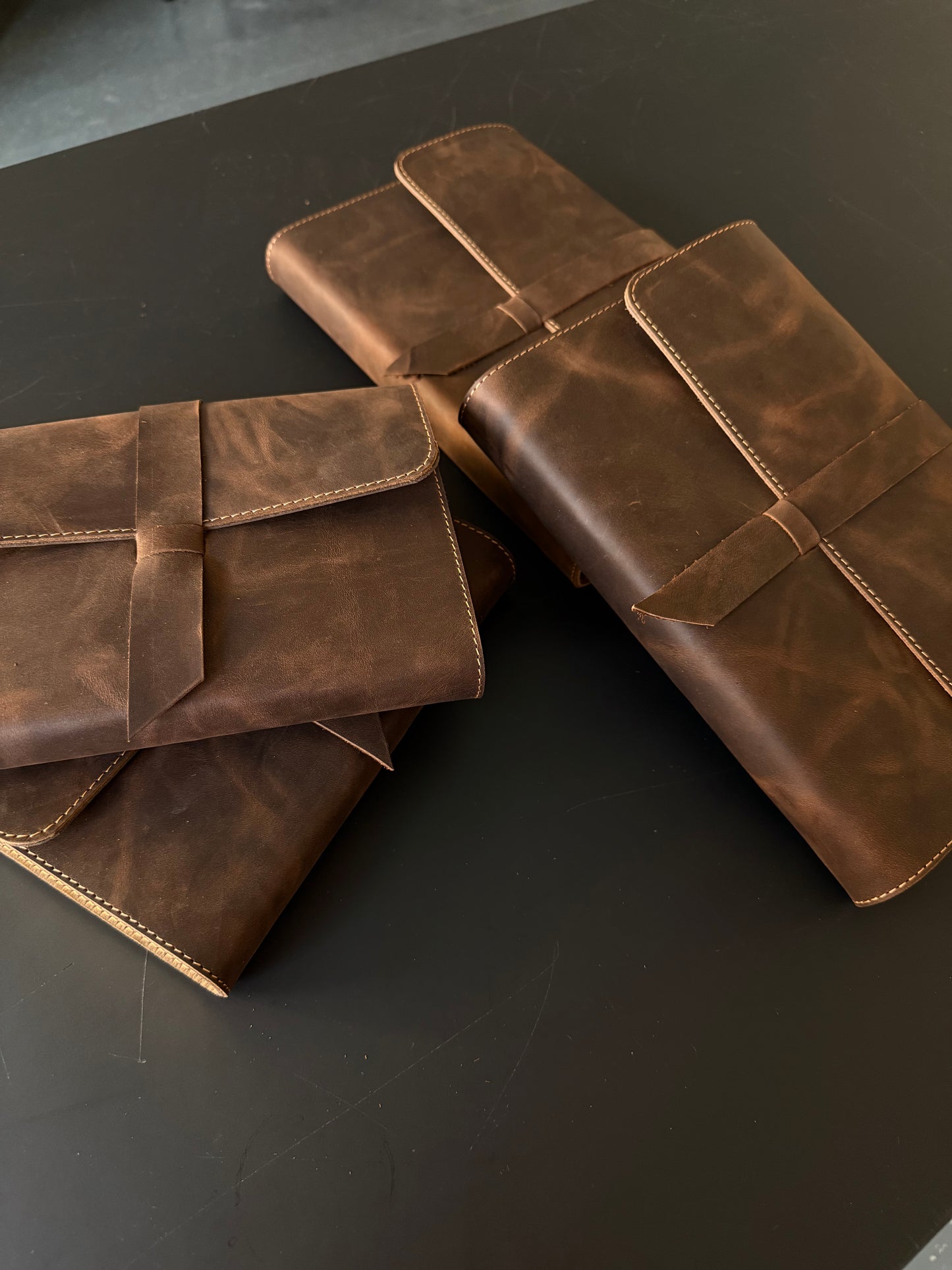 Biblie cu clapetă și baretă