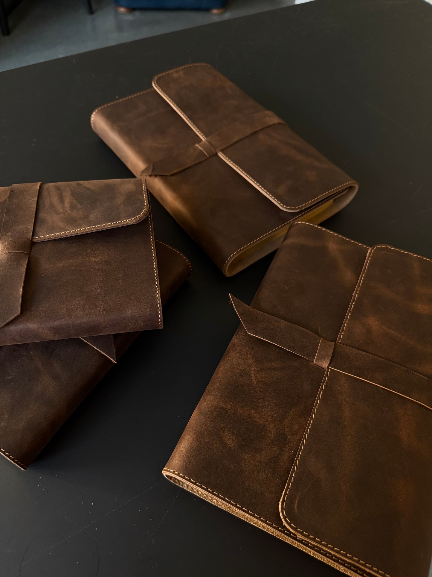 Biblie cu clapetă și baretă